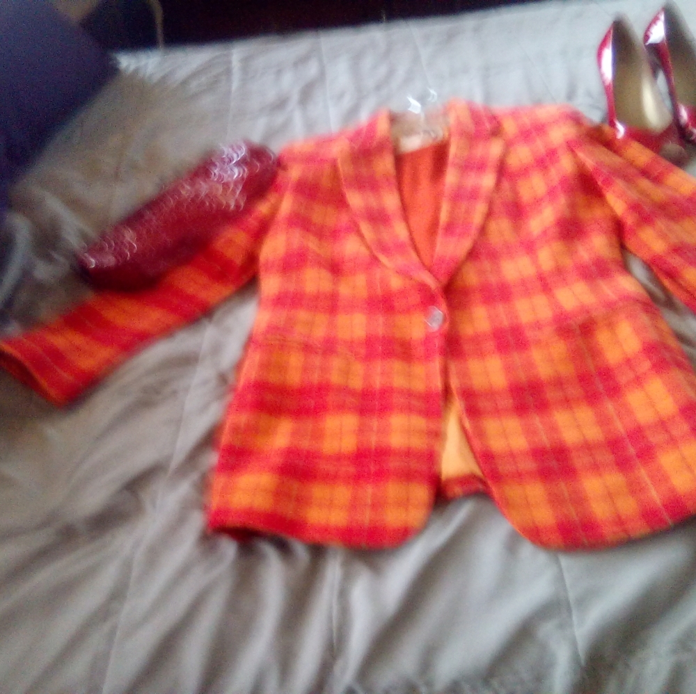 DKNY JACKET/DANA BUCHMAN TOP